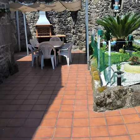 Casa A Voada - Rural Con Piscina Privada, Barbacoa Y Juegos Os Muinos (A Coruna)