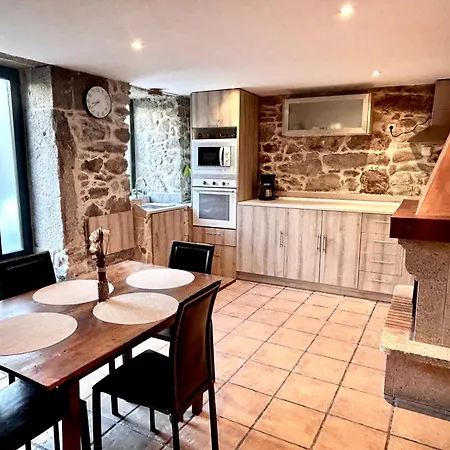 Casa A Voada - Rural Con Piscina Privada, Barbacoa Y Juegos * Os Muinos (A Coruna)