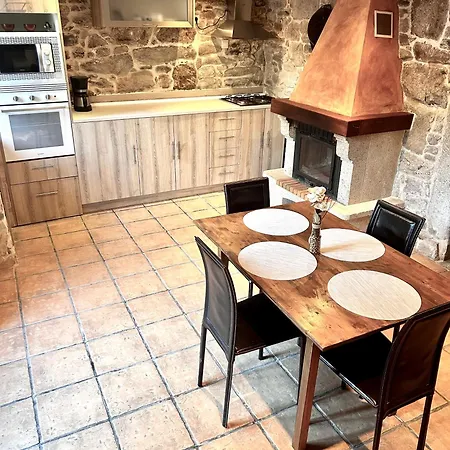 Casa A Voada - Rural Con Piscina Privada, Barbacoa Y Juegos * Os Muinos (A Coruna)