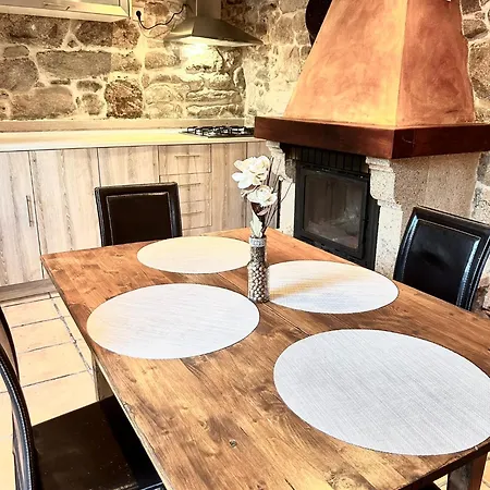 Casa A Voada - Rural Con Piscina Privada, Barbacoa Y Juegos * Os Muinos (A Coruna)